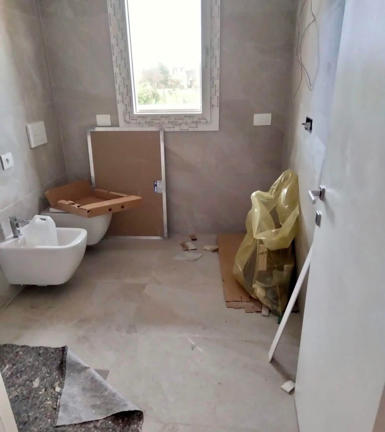 Prima di un intervento post cantiere La Perla Servizi